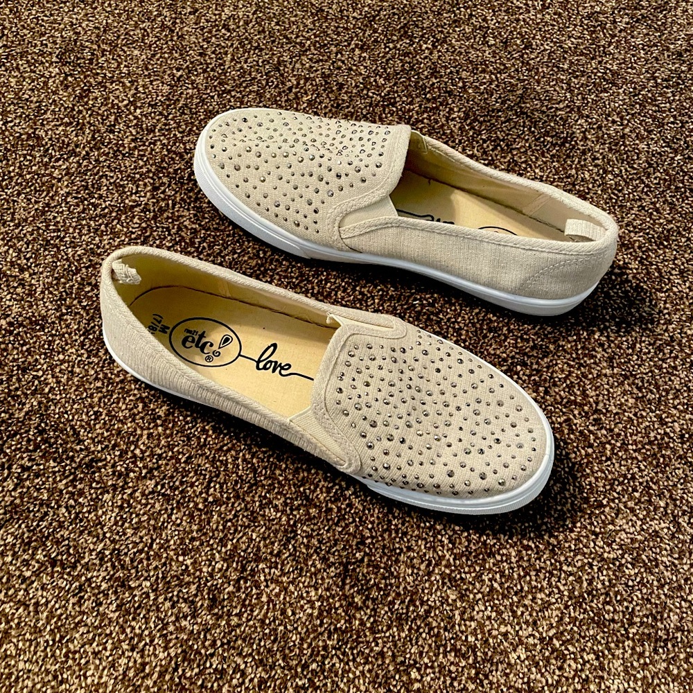 Rue 21. Size M 7/8. Fits like an 8